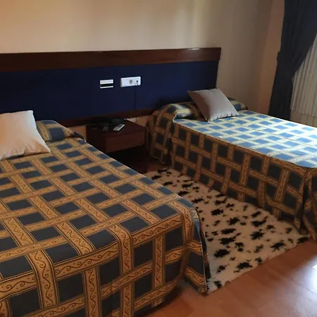 Santa Cruz Hotel *