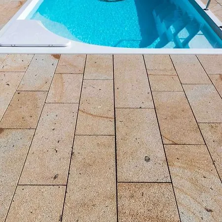 Santa Cruz *